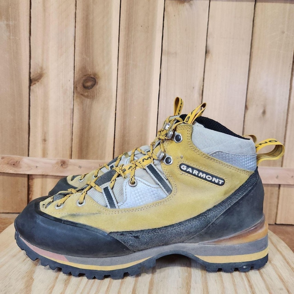 Garmont Vetta Boots Mens 9 Yellow Suede Vibram Hiking Snow Winter Ankle Lace Up